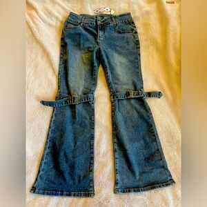 Cider belted knee flare jeans